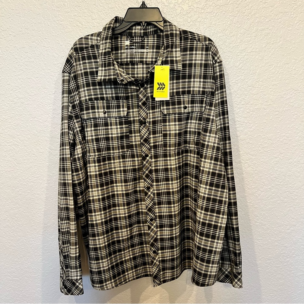 NWT Men's XXL All in Motion from Target athletic material snap button down shirt